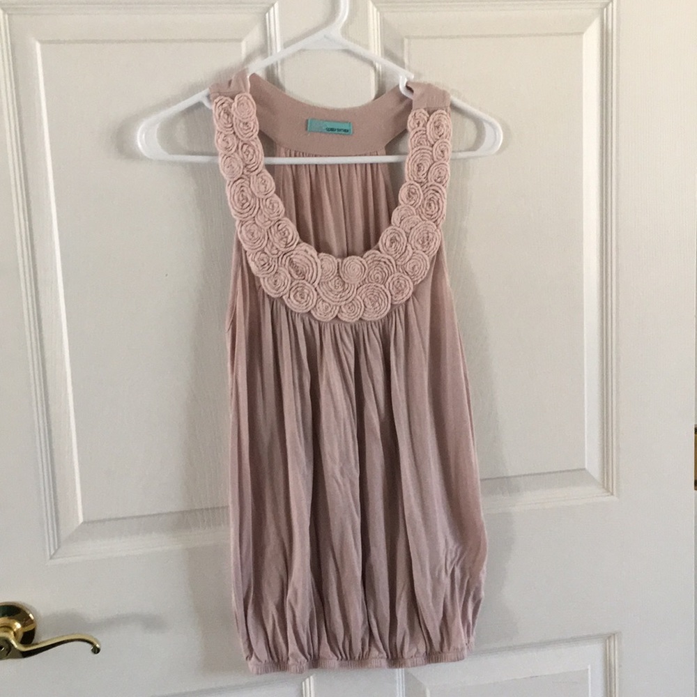 Light pink sleeveless top